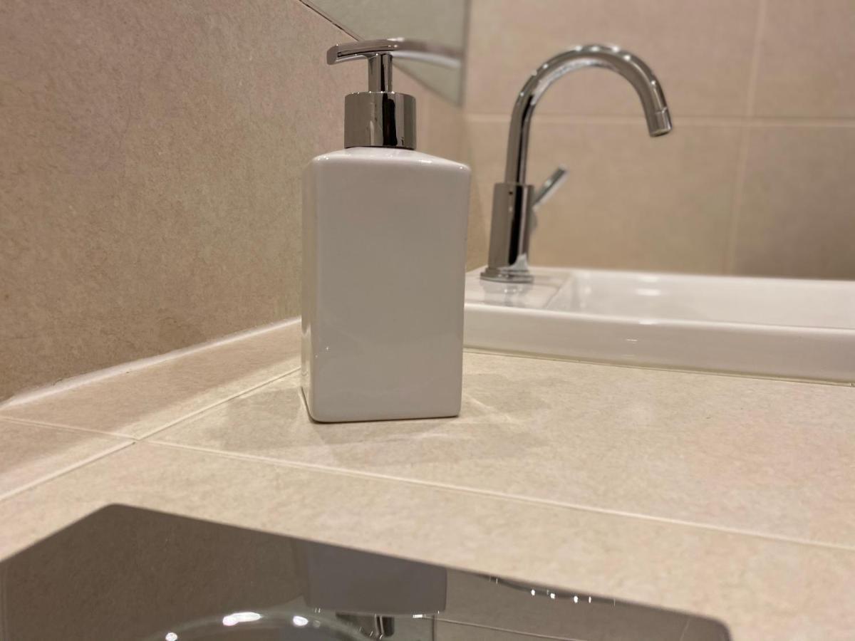 Amazing 2 Bed 2 Bath Private Apartment Watford  Kültér fotó