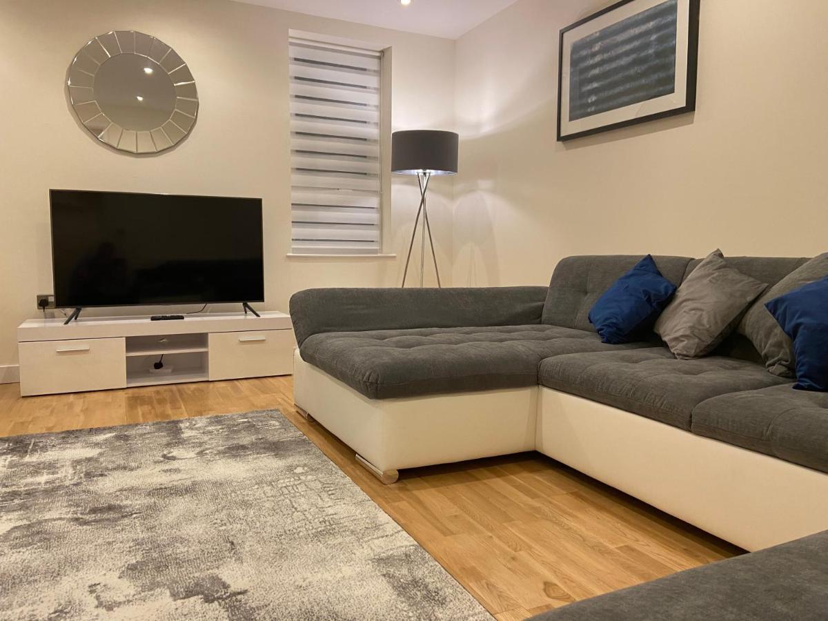 Amazing 2 Bed 2 Bath Private Apartment Watford  Kültér fotó