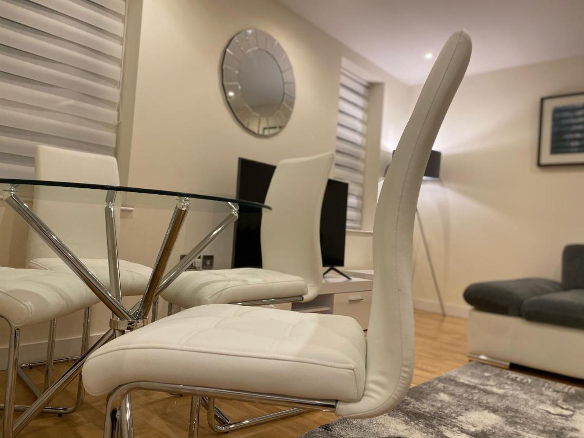 Amazing 2 Bed 2 Bath Private Apartment Watford  Kültér fotó